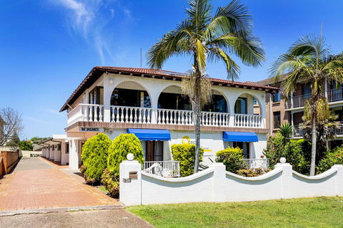 OCEAN BREEZE MOTEL - Holiday Cairns 0