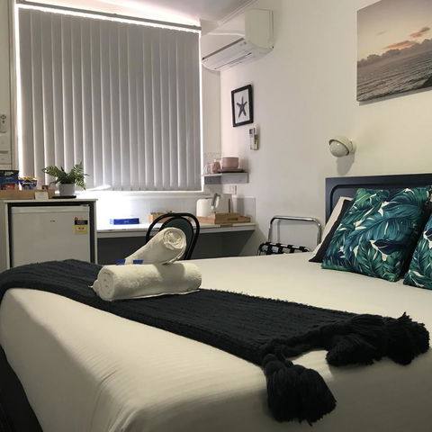 OCEAN BREEZE MOTEL - Holiday Cairns 1