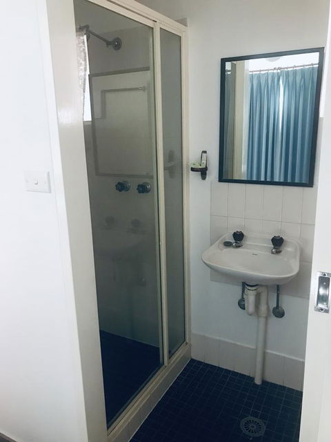 OCEAN BREEZE MOTEL - Holiday Cairns 7