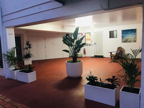 OCEAN BREEZE MOTEL - Holiday Cairns 4