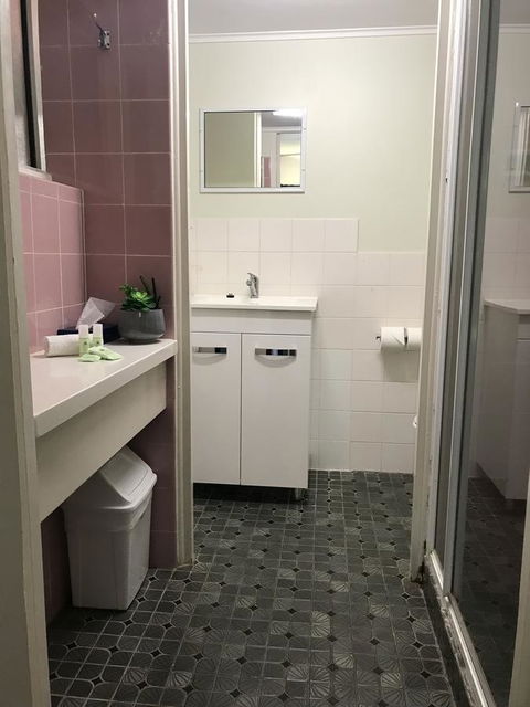 OCEAN BREEZE MOTEL - Holiday Cairns 14