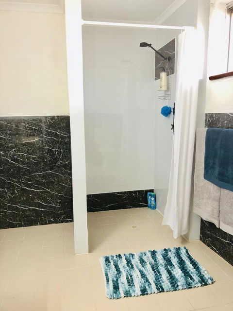 Aussie Opal Diggers Outback Retreat-Undergound - Holiday Cairns 18