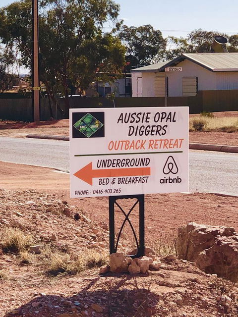 Aussie Opal Diggers Outback Retreat-Undergound - Holiday Cairns 24