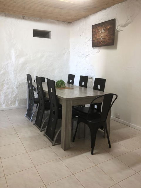 Aussie Opal Diggers Outback Retreat-Undergound - Holiday Cairns 15