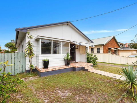 Wyvern - Holiday Cairns 0