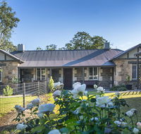 Stoneleigh Cottage Bed and Breakfast - Holiday Cairns