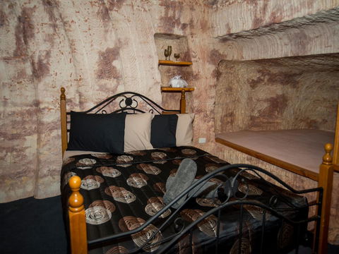 Ali\'s Underground Studio - Holiday Cairns 8