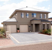 Rezare House Bed  Breakfast - Holiday Cairns