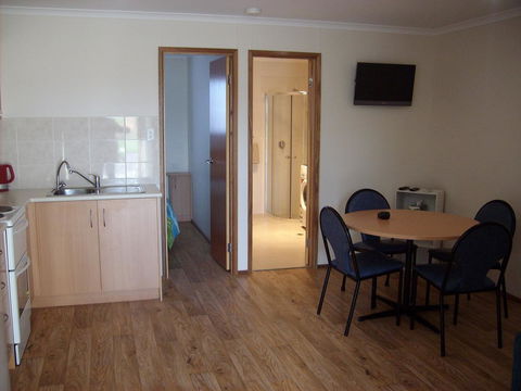 Jacko's Holiday Cabins - Holiday Cairns 3