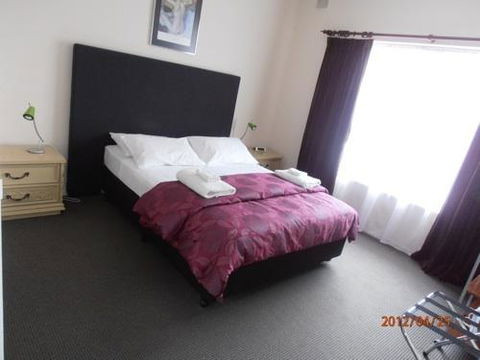 Esplanade Apartments At West Beach - Holiday Cairns 5