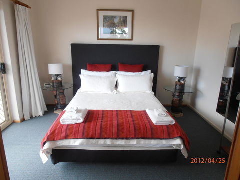 Esplanade Apartments At West Beach - Holiday Cairns 10