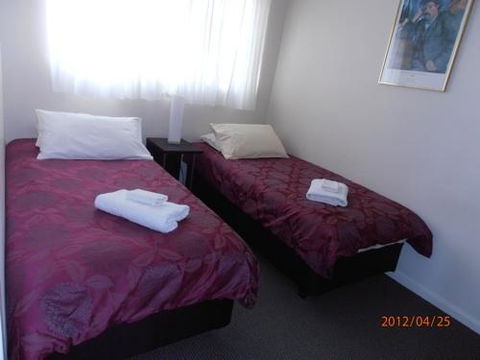 Esplanade Apartments At West Beach - Holiday Cairns 4