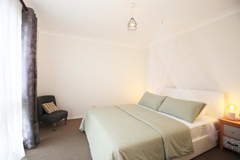 Hudson Bay @ Basin View-Pet Friendly-15 Mins To Hyams Beach - Holiday Cairns 8
