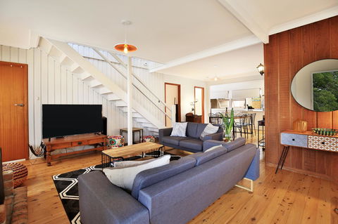 Hudson Bay @ Basin View-Pet Friendly-15 Mins To Hyams Beach - Holiday Cairns 1