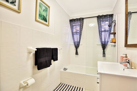 Hudson Bay @ Basin View-Pet Friendly-15 Mins To Hyams Beach - Holiday Cairns 25