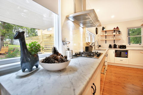 Hudson Bay @ Basin View-Pet Friendly-15 Mins To Hyams Beach - Holiday Cairns 6