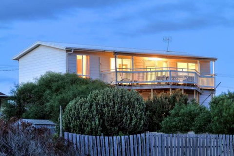 SeaWatch-Sea Views - Holiday Cairns 0