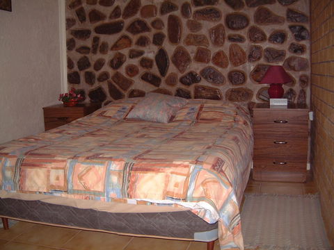 Radeka Downunder Underground Motel - Holiday Cairns 8