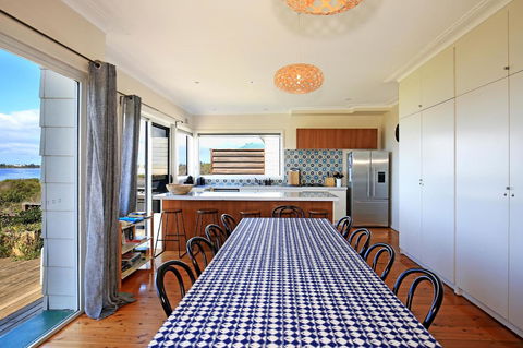 Culburra Beachhouse - Holiday Cairns 18