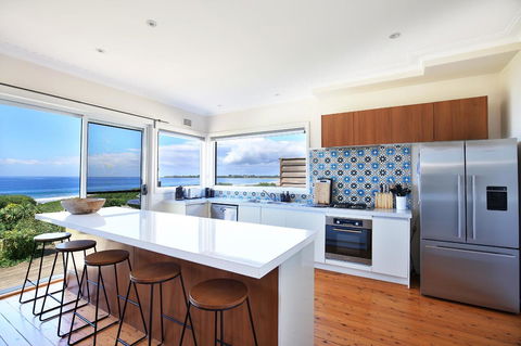 Culburra Beachhouse - Holiday Cairns 1