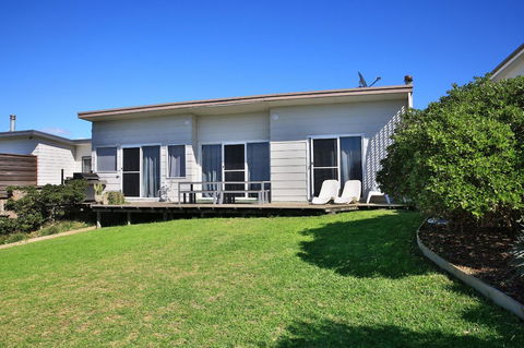 Culburra Beachhouse - Holiday Cairns 9