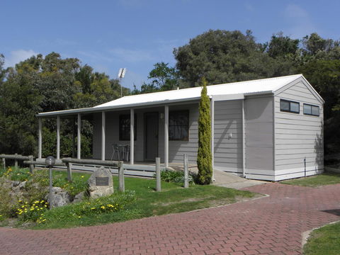 Lakeside Tourist Park - Holiday Cairns 1
