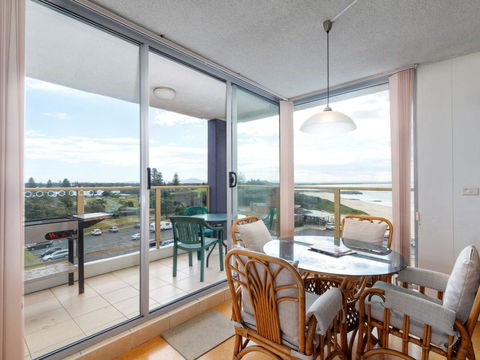 Ebbtide 25 - Holiday Cairns 10