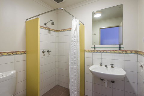 YHA Adelaide Central - Holiday Cairns 40
