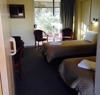 Roxby Downs Motor Inn - Holiday Cairns