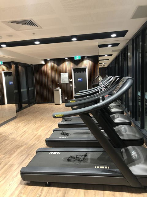 Mid City Apartment - Holiday Cairns 29