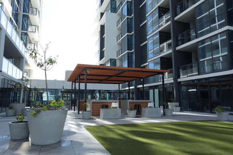 Mid City Apartment - Holiday Cairns 23