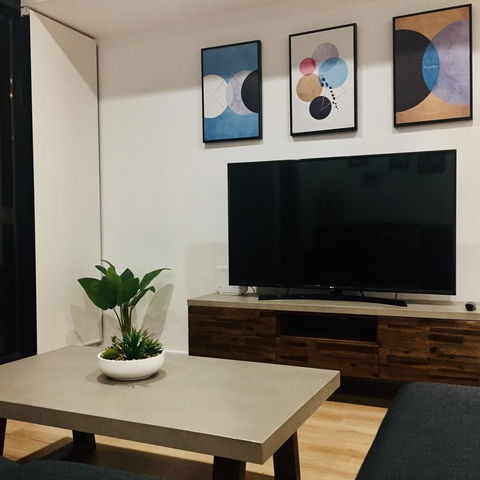 Mid City Apartment - Holiday Cairns 15