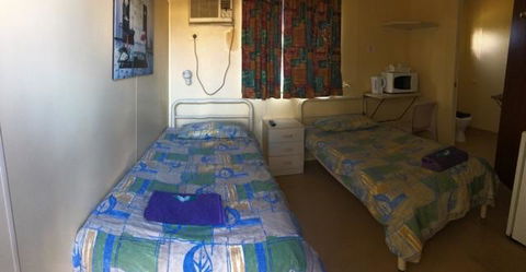 A1Cabins - Holiday Cairns 4