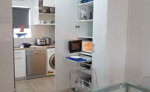 Acaill Accommodation Esplanade Living Self Check-In Self Check-Out - Holiday Cairns 29