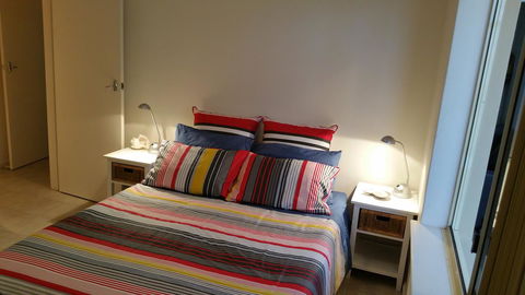 Acaill Accommodation Esplanade Living Self Check-In Self Check-Out - Holiday Cairns 21