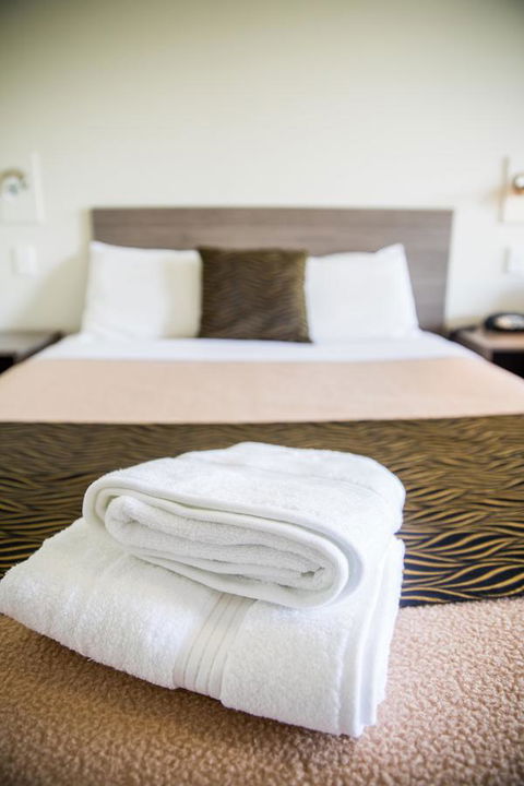 Lilac City Motor Inn & Steakhouse - Holiday Cairns 4