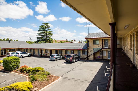 Lilac City Motor Inn & Steakhouse - Holiday Cairns 23