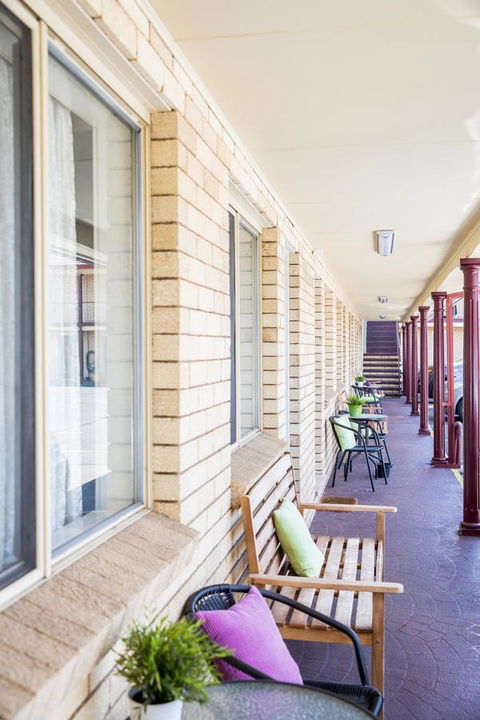 Lilac City Motor Inn & Steakhouse - Holiday Cairns 13