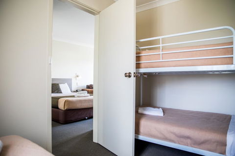 Lilac City Motor Inn & Steakhouse - Holiday Cairns 20