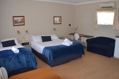 Deer Park Motor Inn Armidale - Holiday Cairns 1