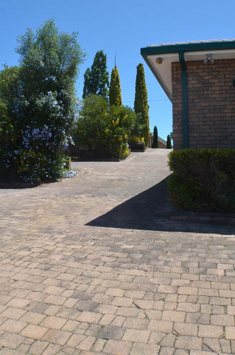 Deer Park Motor Inn Armidale - Holiday Cairns 33