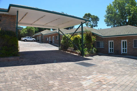 Deer Park Motor Inn Armidale - Holiday Cairns 31
