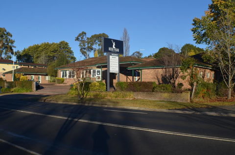 Deer Park Motor Inn Armidale - Holiday Cairns 0