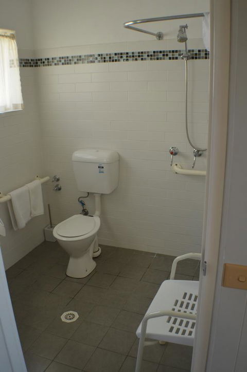 Deer Park Motor Inn Armidale - Holiday Cairns 36