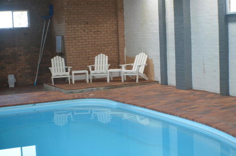 Deer Park Motor Inn Armidale - Holiday Cairns 13