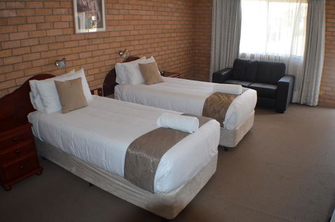 Deer Park Motor Inn Armidale - Holiday Cairns 4