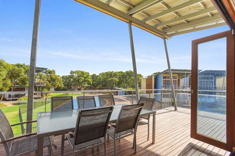 Villa 53 South Shores - Normanville S14 - Holiday Cairns 4