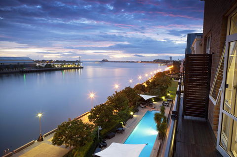 Rydges Newcastle - Holiday Cairns 0