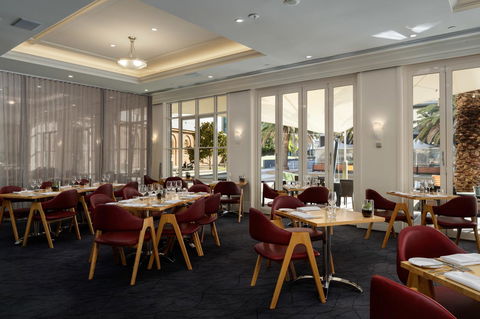 Rydges Newcastle - Holiday Cairns 21