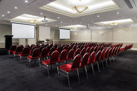 Rydges Newcastle - Holiday Cairns 40